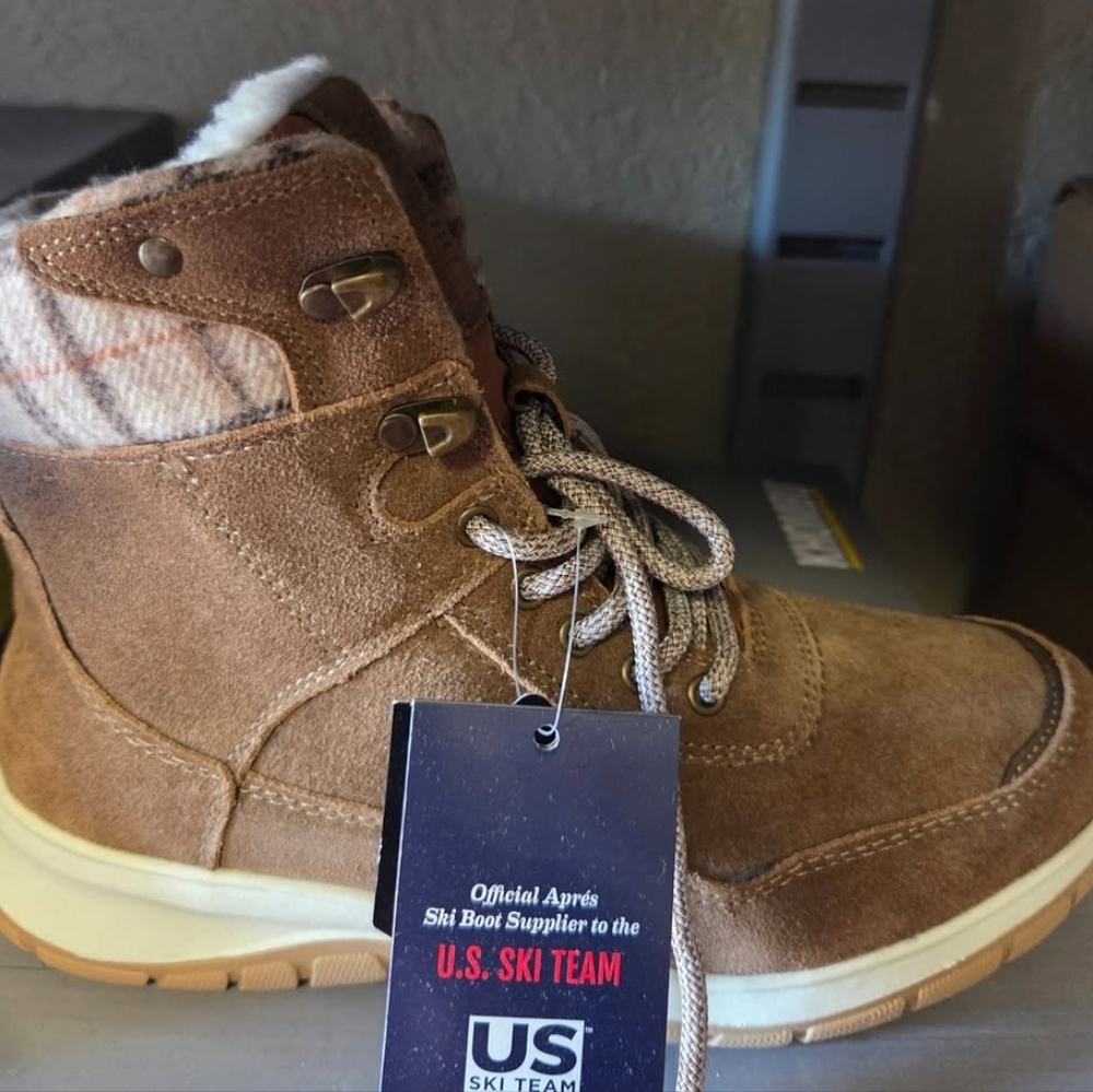 KHOMBU Brown Suede Ski Boots with Plaid Accents